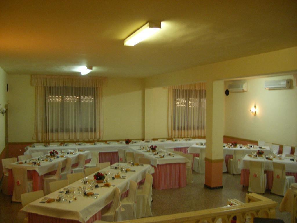 Hostal Roca Fayón المظهر الخارجي الصورة