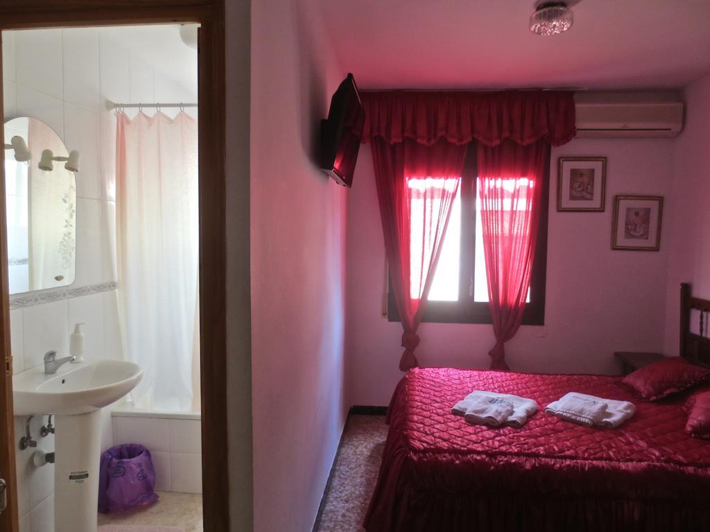 Hostal Roca Fayón الغرفة الصورة