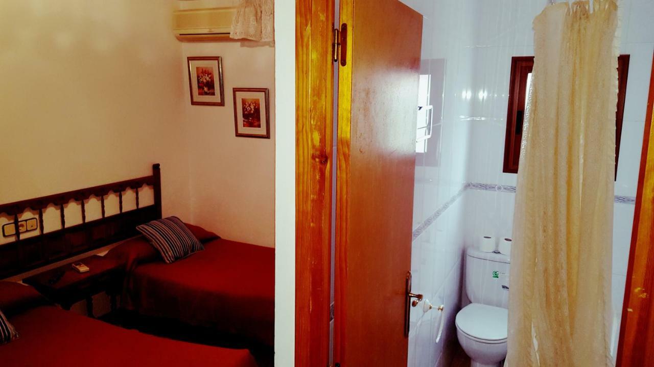 Hostal Roca Fayón المظهر الخارجي الصورة